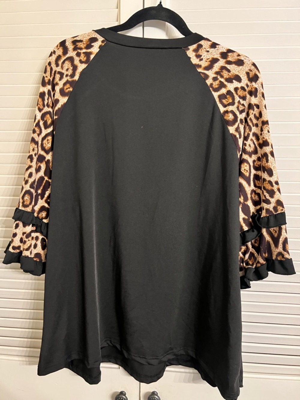 SHEIN Black Tunic Top with Leopard Raglan Sleeves - Picture 2 of 4